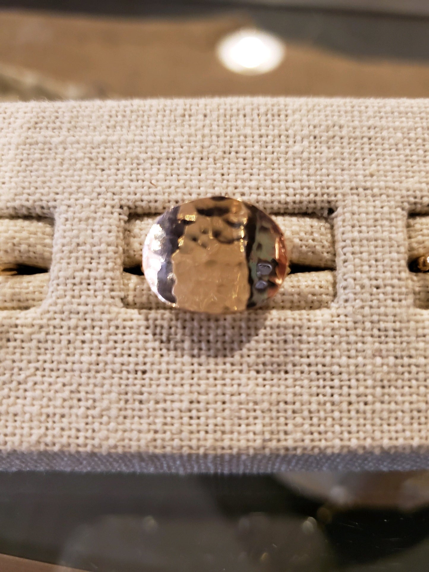 Oval ring