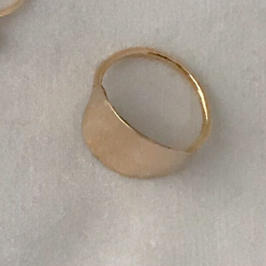 Oval ring
